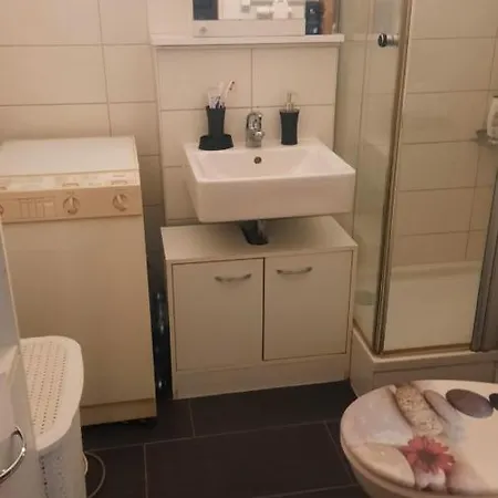 2 Bettzimmer Zentrumsnah Szálloda