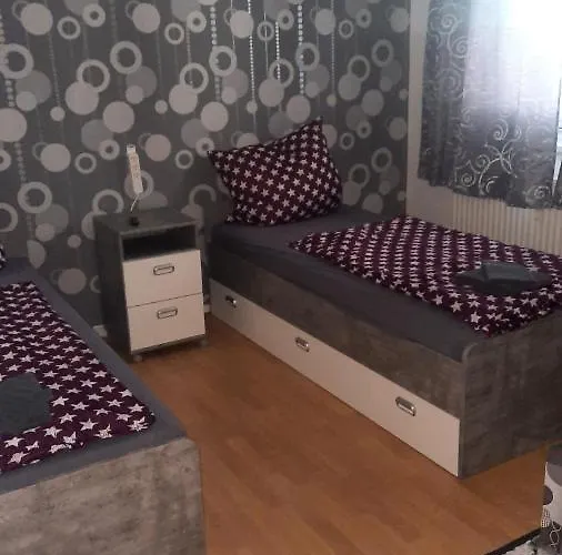 Szálloda 2 Bettzimmer Zentrumsnah *