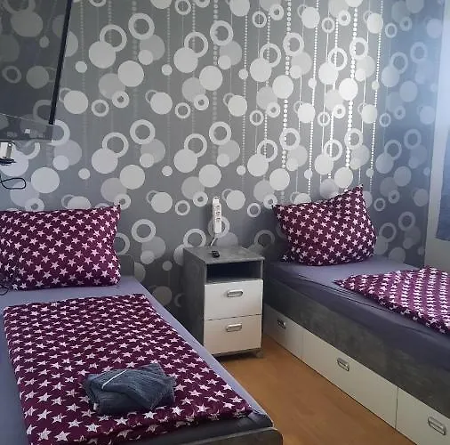 Szálloda 2 Bettzimmer Zentrumsnah