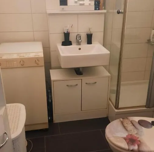 2 Bettzimmer Zentrumsnah Szálloda